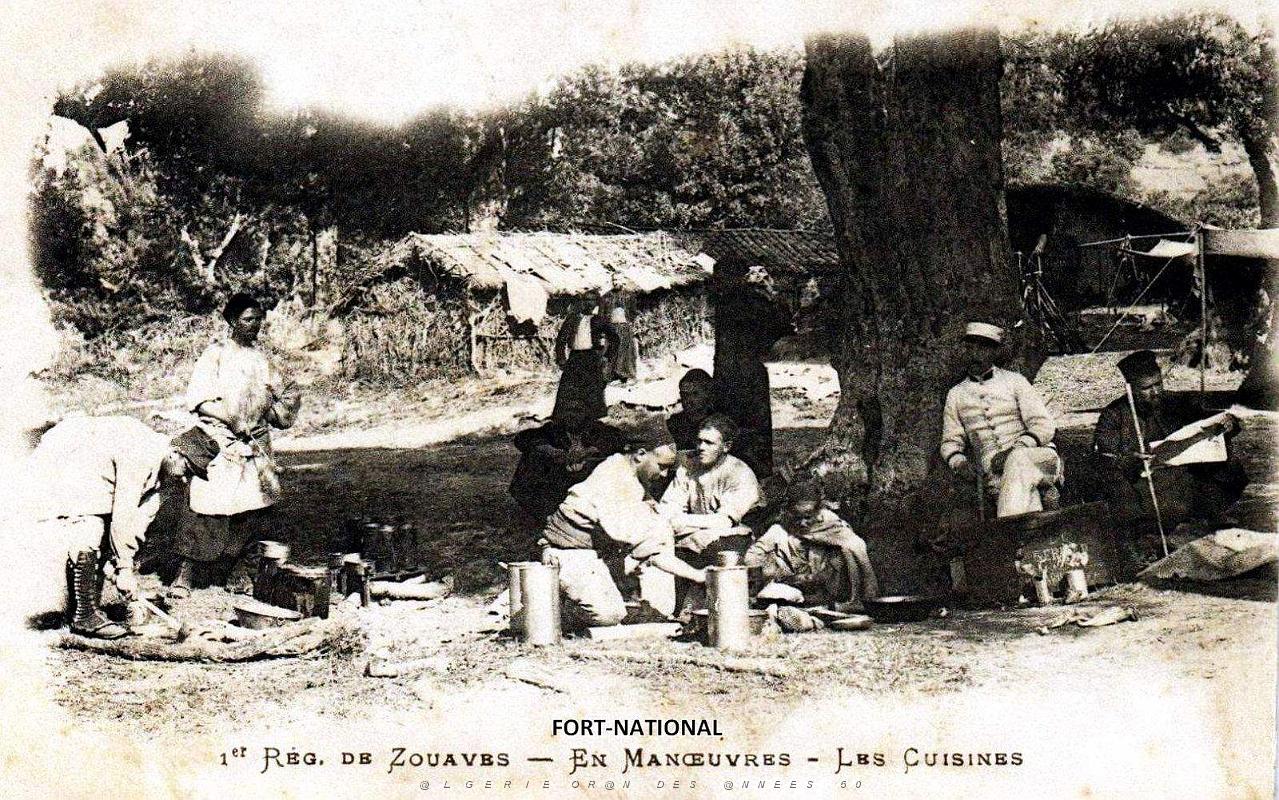 Fort-National - 1er Zouaves en Manoeuvres - Cuisines.jpg